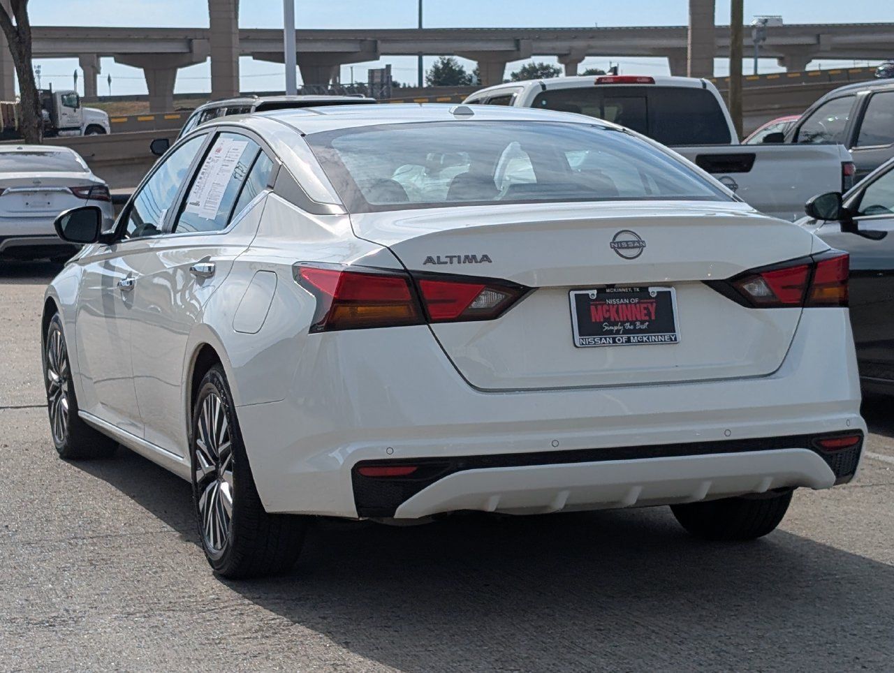 Used 2025 Nissan Altima 2.5 SV FWD image 4