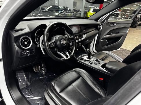 Used 2023 Alfa Romeo Stelvio Sprint RWD image 36