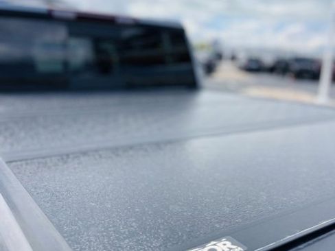 Used 2023 GMC Sierra 1500 SLT w/ SLT Convenience Package image 8