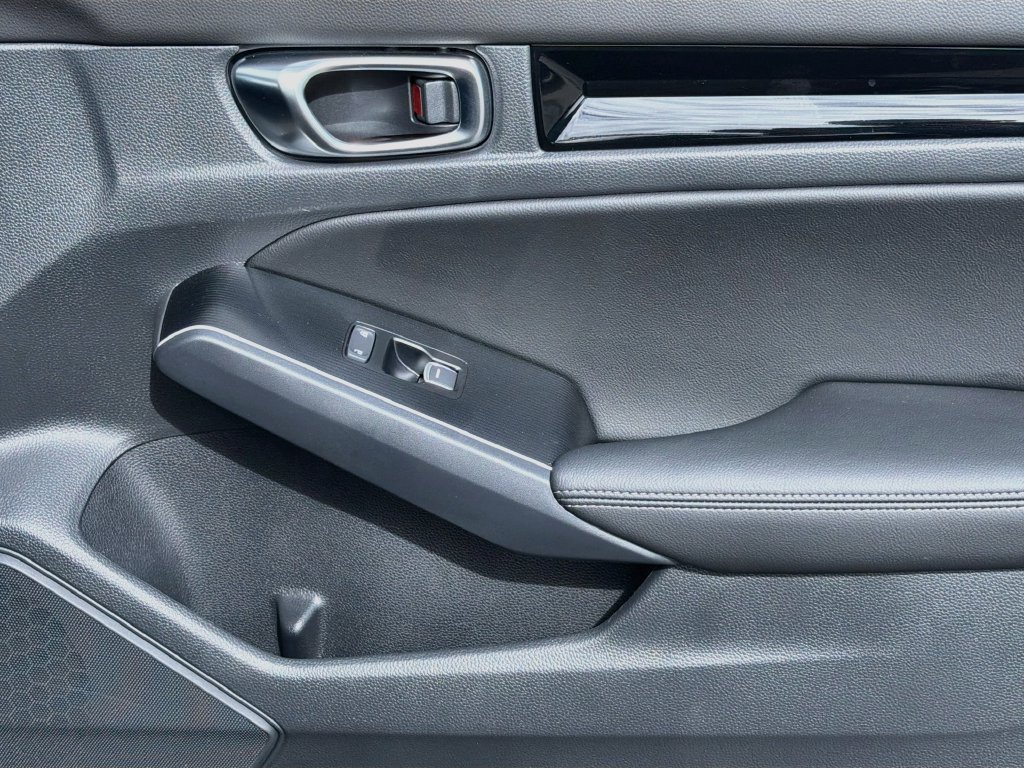 Used 2025 Honda Civic Sport Touring image 34