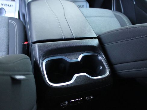 Used 2025 GMC Acadia Elevation image 21