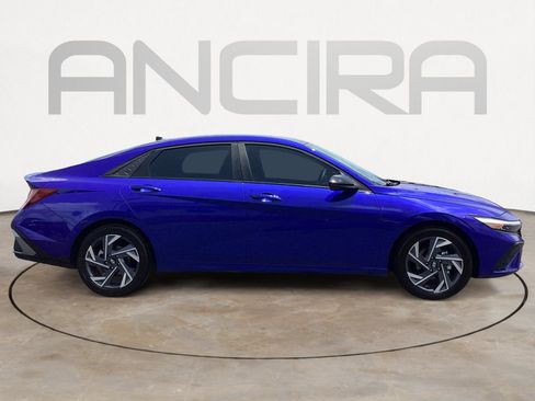 Used 2025 Hyundai Elantra Sport FWD image 13