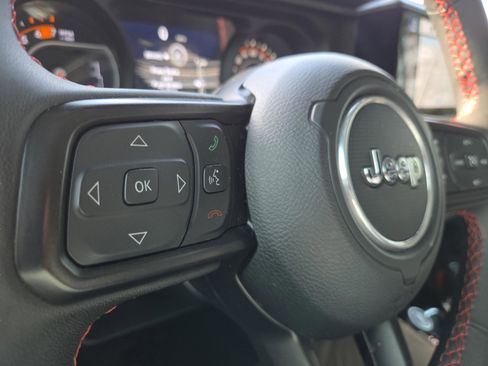 Used 2024 Jeep Wrangler Unlimited Rubicon w/ XTREMEE 35" Tire Package image 14