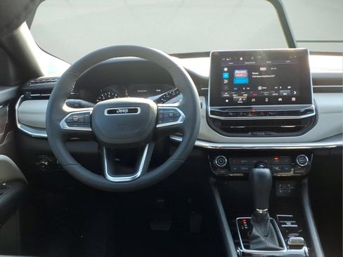 Used 2024 Jeep Compass Limited AWD/4WD image 10