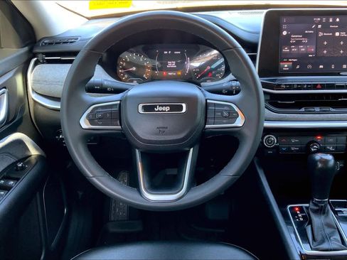 Certified 2022 Jeep Compass Latitude image 5