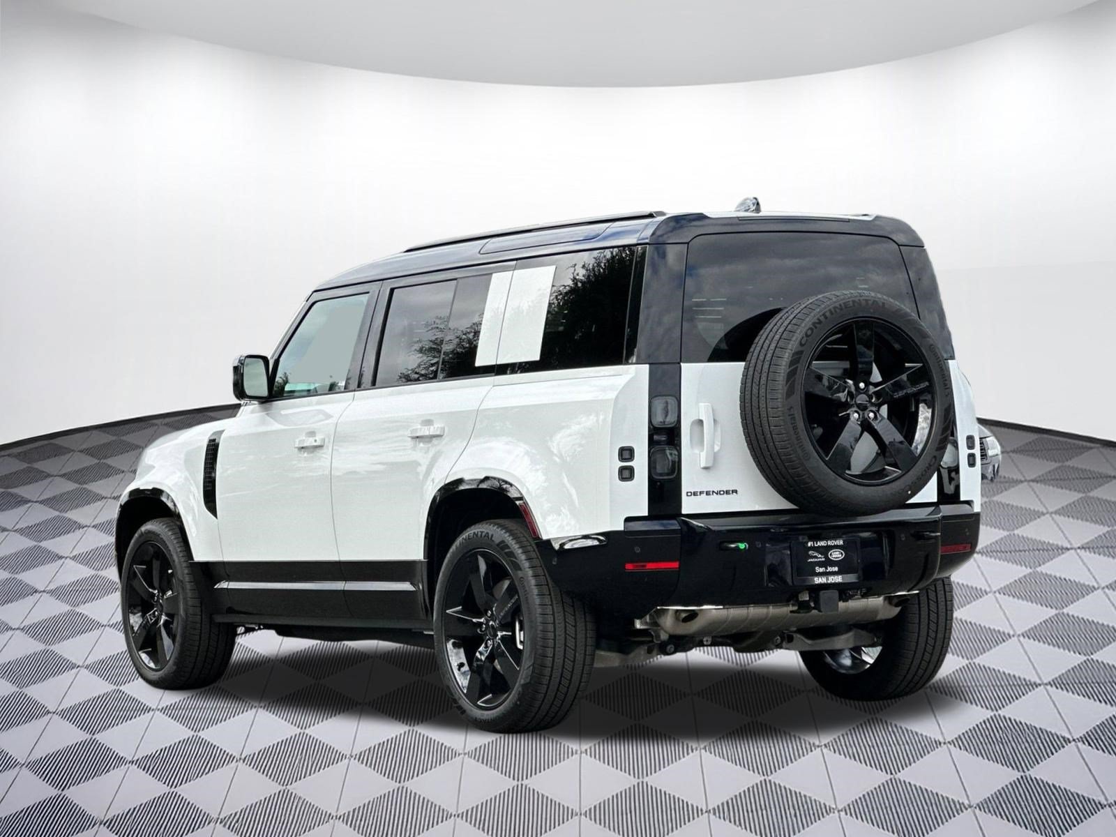 New 2026 Land Rover Defender 110 X-Dynamic SE AWD/4WD image 3
