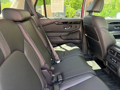 Used 2025 Honda Pilot EX-L image 14