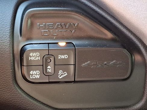 Used 2022 RAM 2500 Laramie AWD/4WD image 32