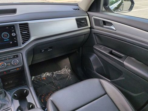 Used 2019 Volkswagen Atlas SE FWD image 17