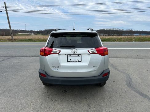 Used 2014 Toyota RAV4 XLE image 9