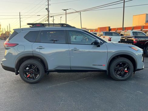 New 2026 Nissan Rogue SV image 4