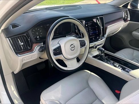 Used 2021 Volvo S60 T5 Momentum FWD image 19