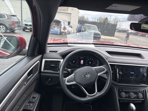 Used 2023 Volkswagen Atlas Cross Sport SE w/ Panoramic Sunroof Package FWD image 20