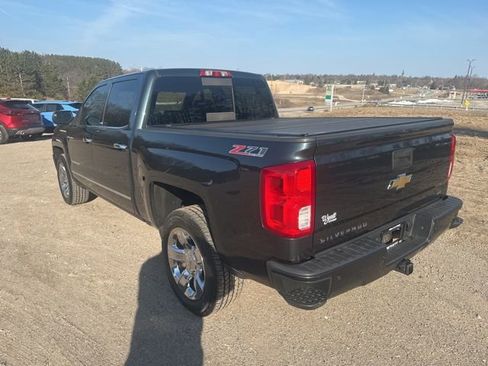 Used 2017 Chevrolet Silverado 1500 LTZ Z71 w/ LTZ Plus Package AWD/4WD image 8