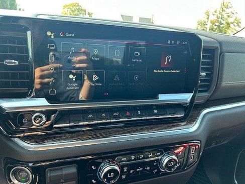 New 2026 GMC Sierra 1500 SLE image 17