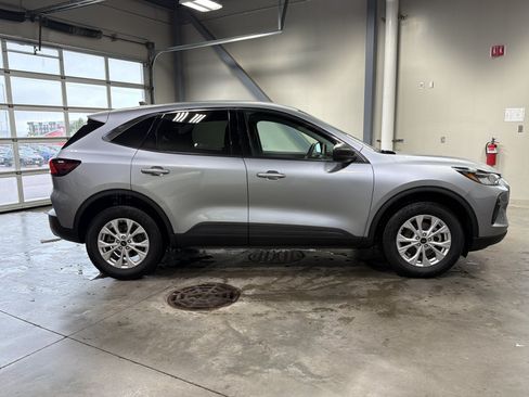 Used 2024 Ford Escape Active AWD/4WD image 8
