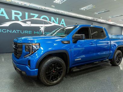 Used 2022 GMC Sierra 1500 Elevation w/ LPO, Elevation Black Package