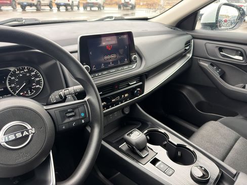Used 2024 Nissan Rogue SV image 23