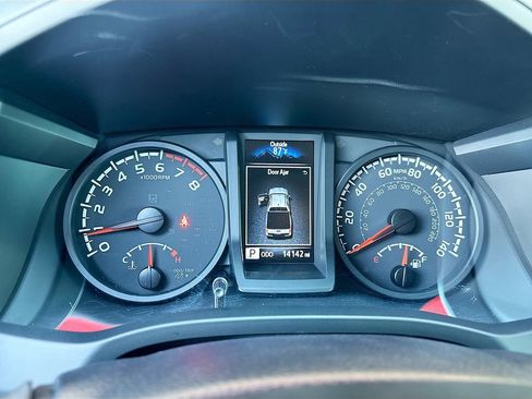 Used 2023 Toyota Tacoma SR image 33