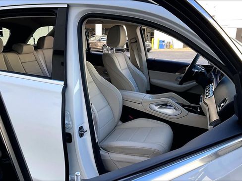 Used 2025 Mercedes-Benz GLE 350 4MATIC image 8