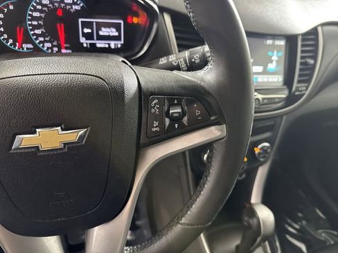 Used 2017 Chevrolet Trax LT w/ Driver Confidence Package image 13