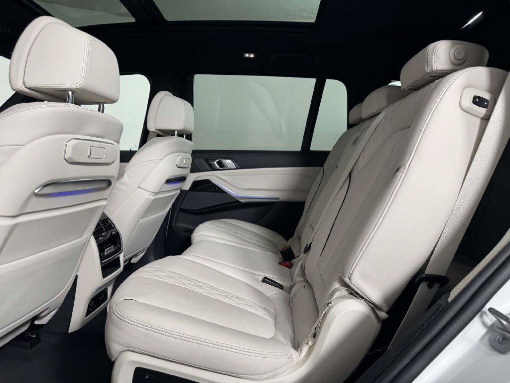 Used 2024 BMW X7 M60i w/ Executive Package AWD/4WD image 31