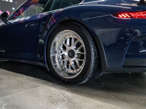 Used 2016 Porsche 911 GT3 RS w/ Sound Package Plus RWD image 16