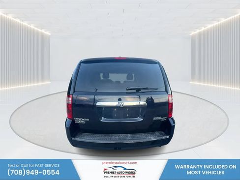 Used 2010 Dodge Grand Caravan SXT w/ Family Value Group FWD image 5