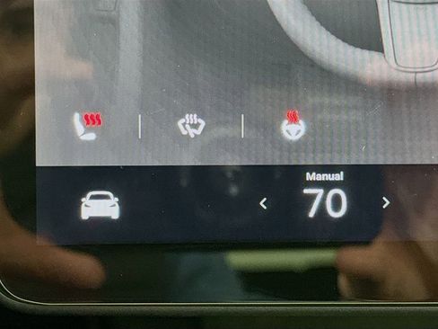 Used 2024 Tesla Model Y Long Range image 21