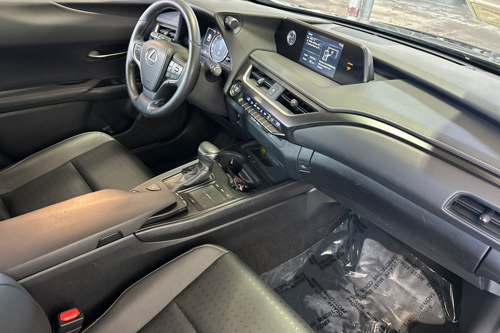Used 2022 Lexus UX 200 w/ Accessory Package (Z2) FWD image 33