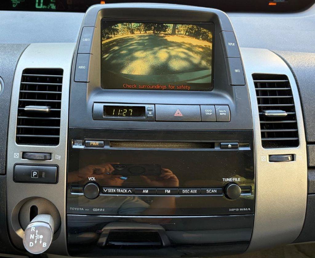 Used 2007 Toyota Prius w/ Pkg 2 FWD image 31