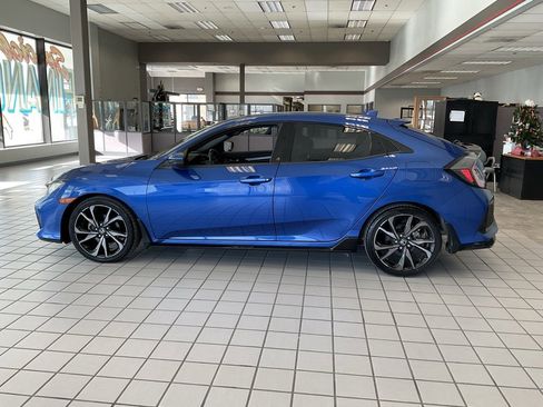 Used 2018 Honda Civic Sport image 4