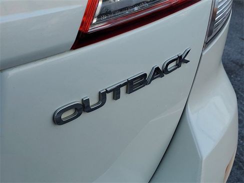Used 2014 Subaru Outback 2.5i Limited image 7