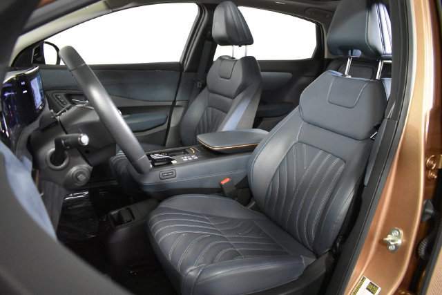 Certified 2024 Nissan Ariya AWD image 9