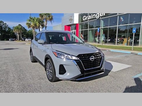 Used 2023 Nissan Kicks SV FWD image 19