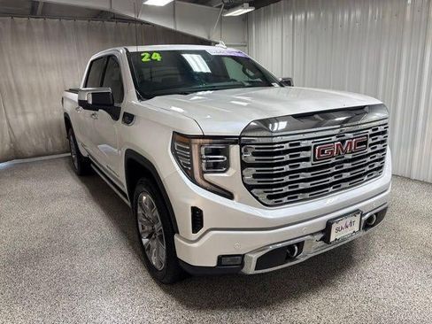 Used 2024 GMC Sierra 1500 Denali w/ Denali Reserve Package AWD/4WD image 3