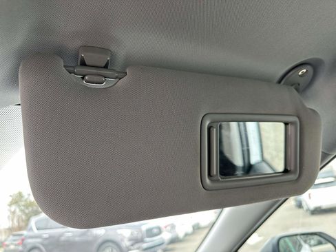 Used 2020 Toyota Camry SE image 34