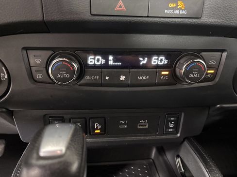 Used 2022 Nissan Frontier PRO-4X w/ Pro-4X Premium Package AWD/4WD image 19