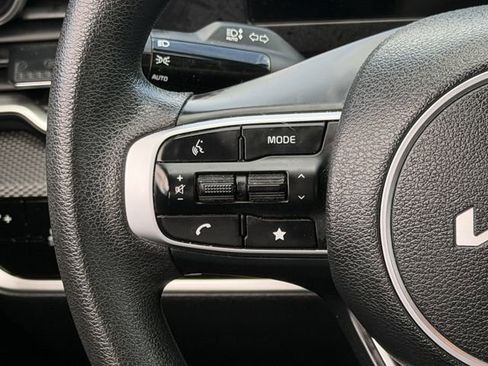 Used 2024 Kia Sportage LX image 13