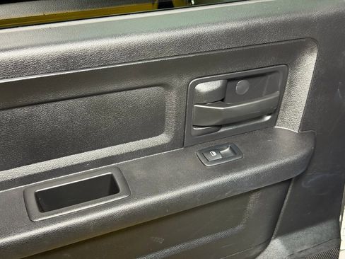 Used 2017 RAM 2500 Tradesman w/ Chrome Appearance Group image 17