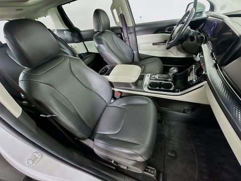 Certified 2024 Kia Carnival SX Prestige image 36