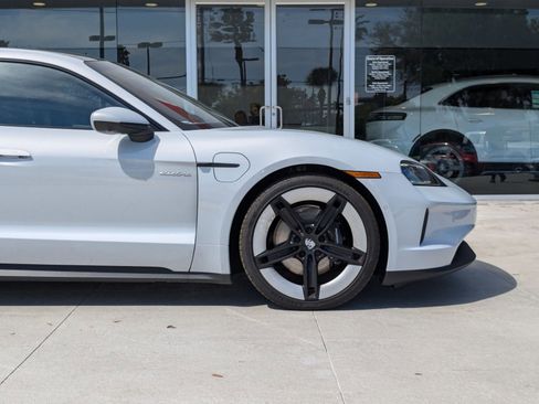 New 2025 Porsche Taycan 4S AWD/4WD image 17