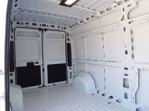 Used 2026 RAM ProMaster 2500 w/ Convenience Group FWD image 30