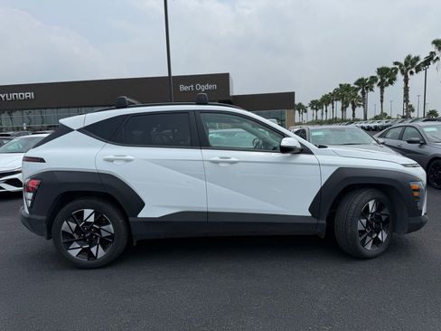 Used 2025 Hyundai Kona SEL FWD image 3