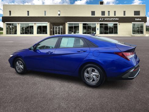 Certified 2025 Hyundai Elantra SE w/ Cargo Package image 5