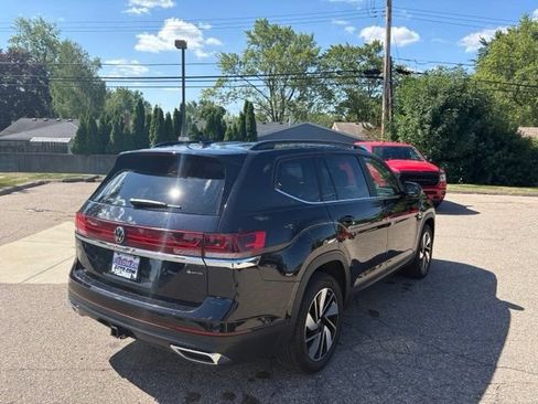 Used 2024 Volkswagen Atlas SE AWD/4WD image 5