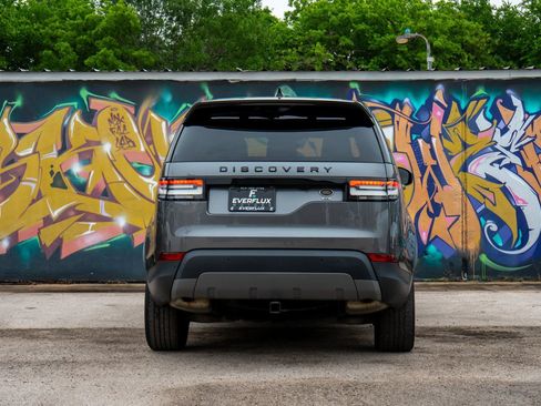 Used 2017 Land Rover Discovery SE AWD/4WD image 13
