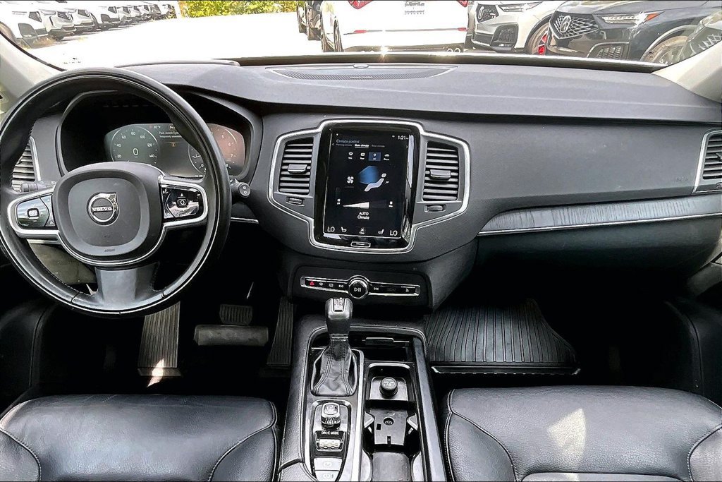 Used 2020 Volvo XC90 T6 Momentum AWD/4WD image 18