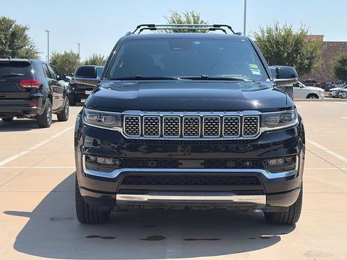 Used 2022 Jeep Grand Wagoneer Series III w/ Rear Seat Video Group 1 AWD/4WD image 2