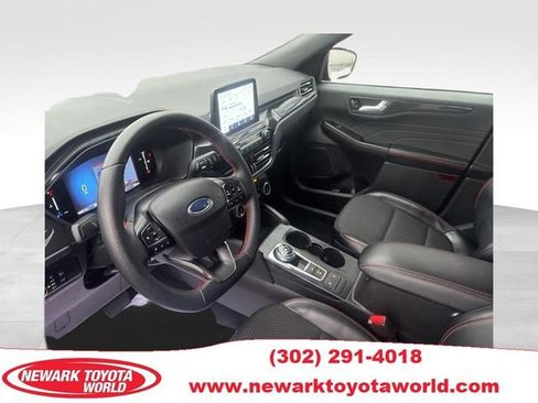 Used 2025 Ford Escape ST-Line image 1